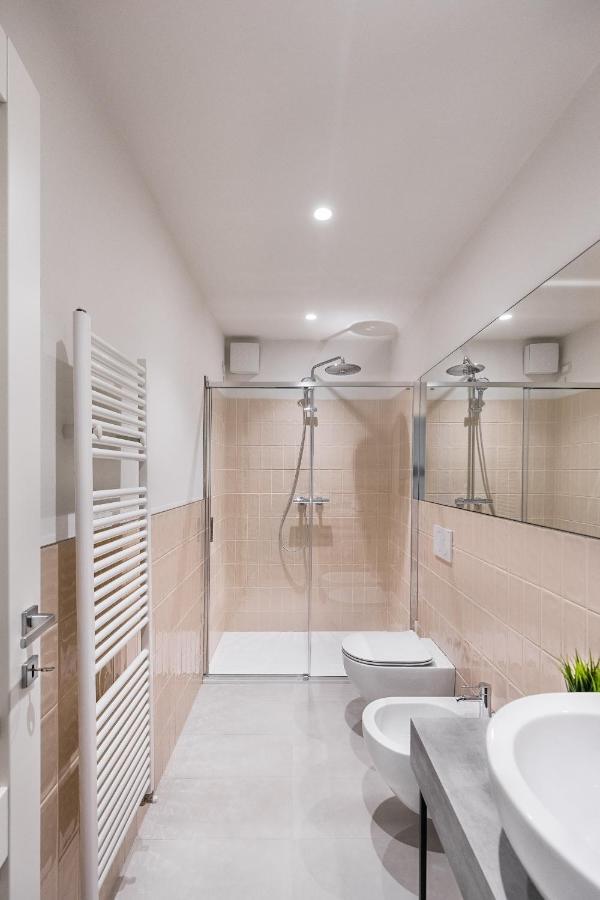 Il Lago Apartments By Wonderful Italy سالو المظهر الخارجي الصورة